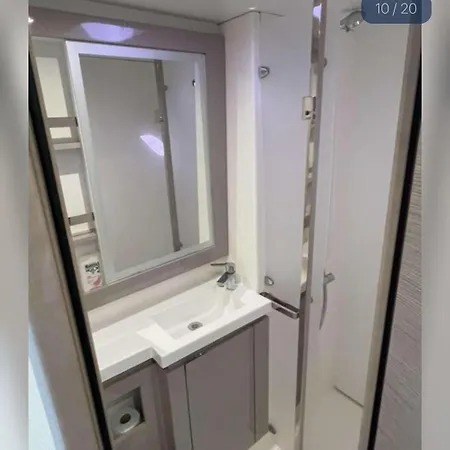 D'hote Sur Voilier Tres Luxueux Frühstückspension
